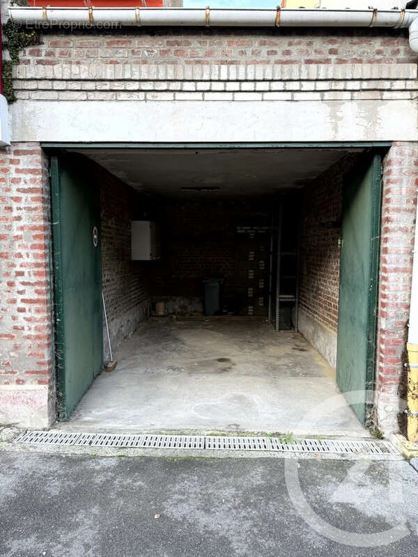 Parking à SAINT-QUENTIN