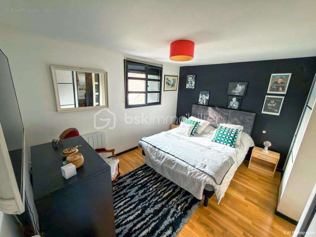 Loft d'exception de 126m2 - 3 Chambres - Charme industriel & volumes remarquables - photo 13