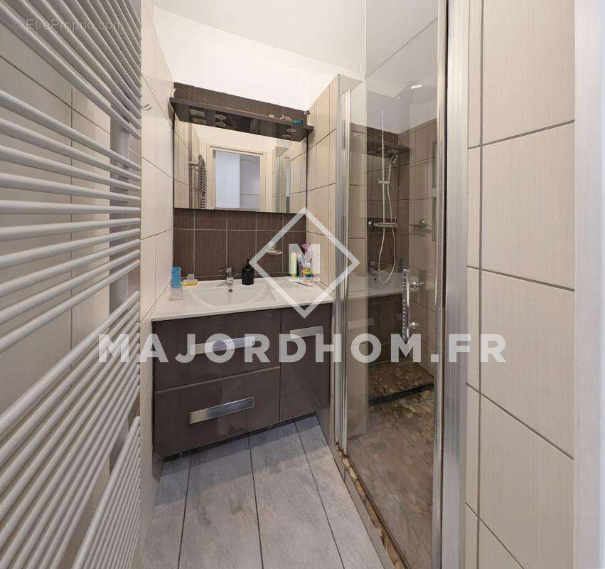 Appartement à MARSEILLE-1E