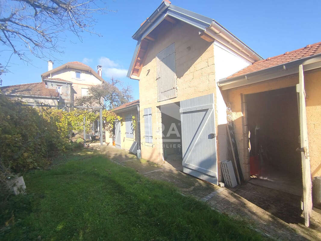 Maison à SAINT-LOUP-SUR-SEMOUSE