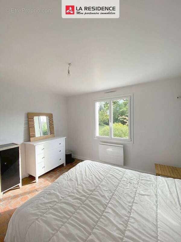 Maison à LES ESSARTS-LE-ROI