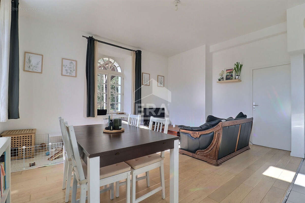 Appartement à MORIGNY-CHAMPIGNY