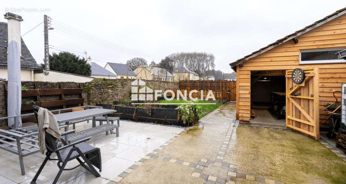 Maison à MONTFORT-LE-GESNOIS