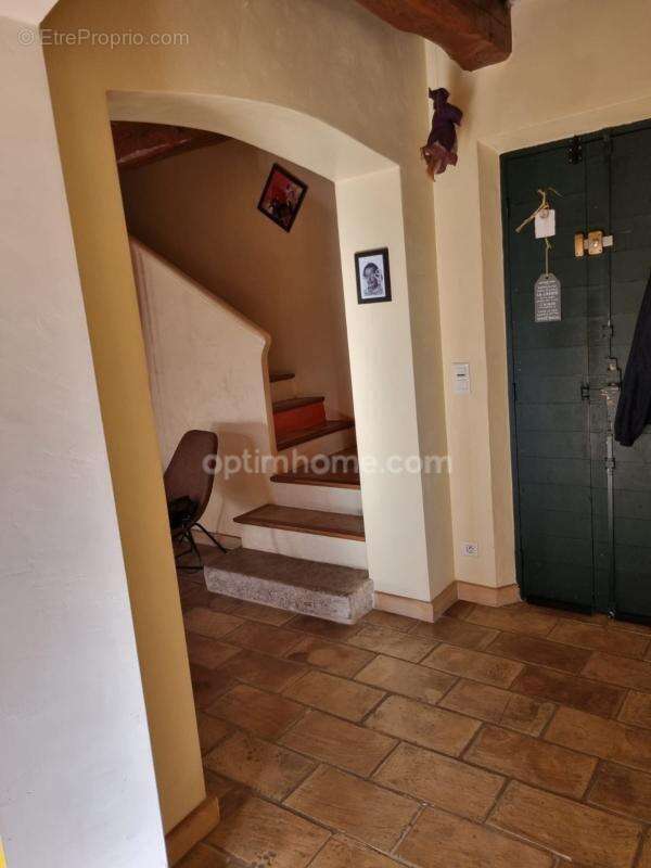 Villa provençale sur plus de 7 000 m² de terrain - photo 17