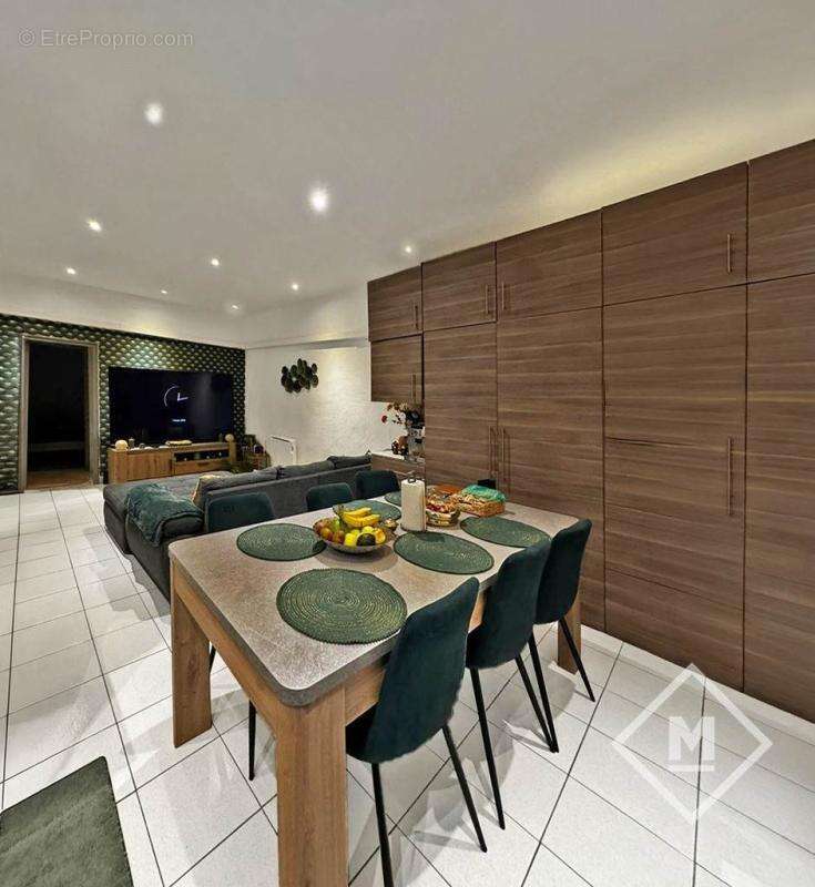 Appartement à MARSEILLE-5E