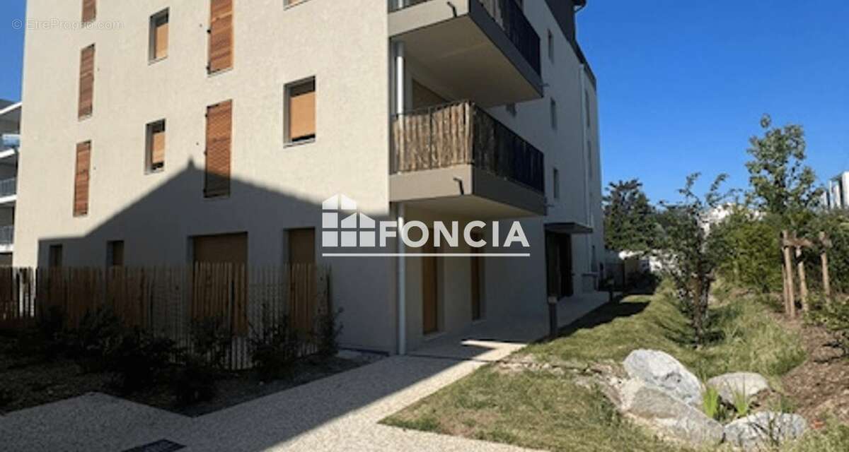 Appartement à MEYZIEU