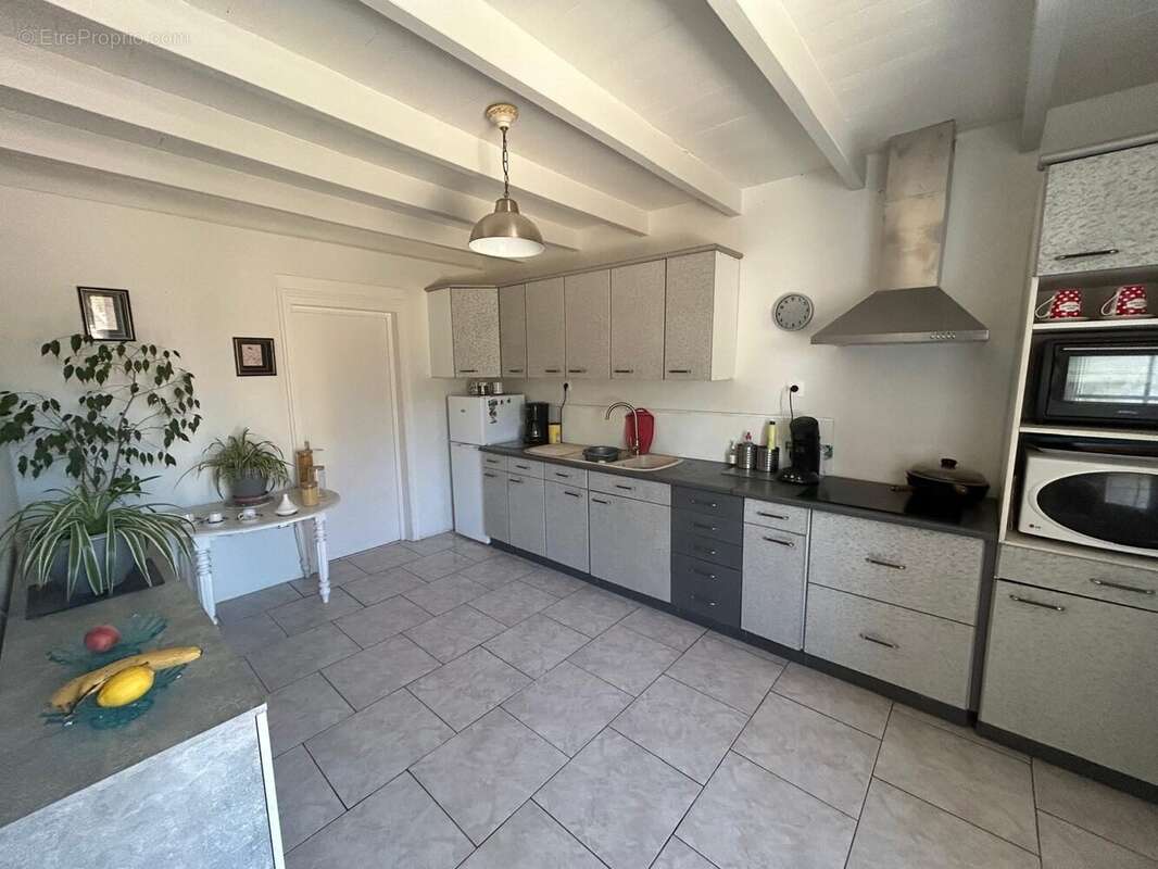 Maison 163 m² à Saint-Ciers-Du-Taillon  - photo 9