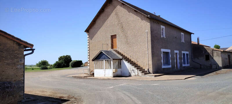Ferme à vendre 7 pièces  Villeneuve ASSAIS LES JUMEAUX (79) - photo 2