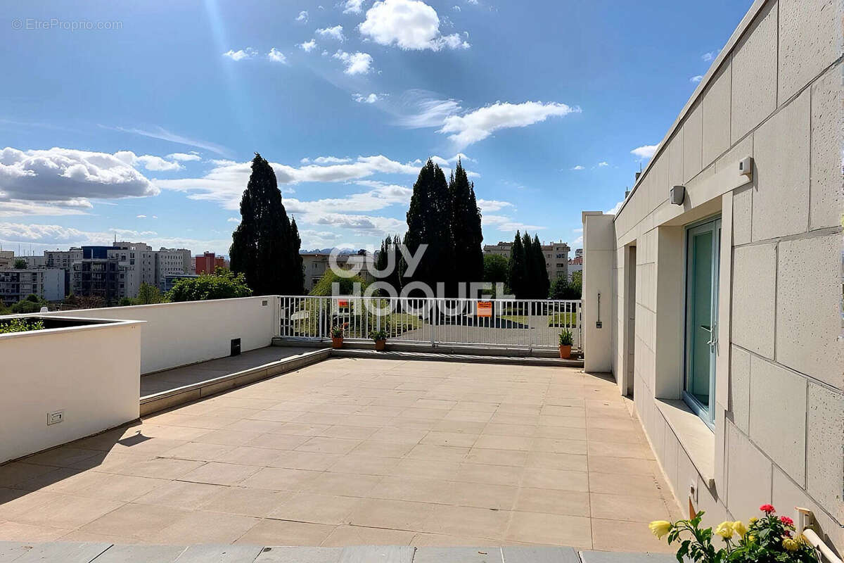 Appartement à ISSY-LES-MOULINEAUX
