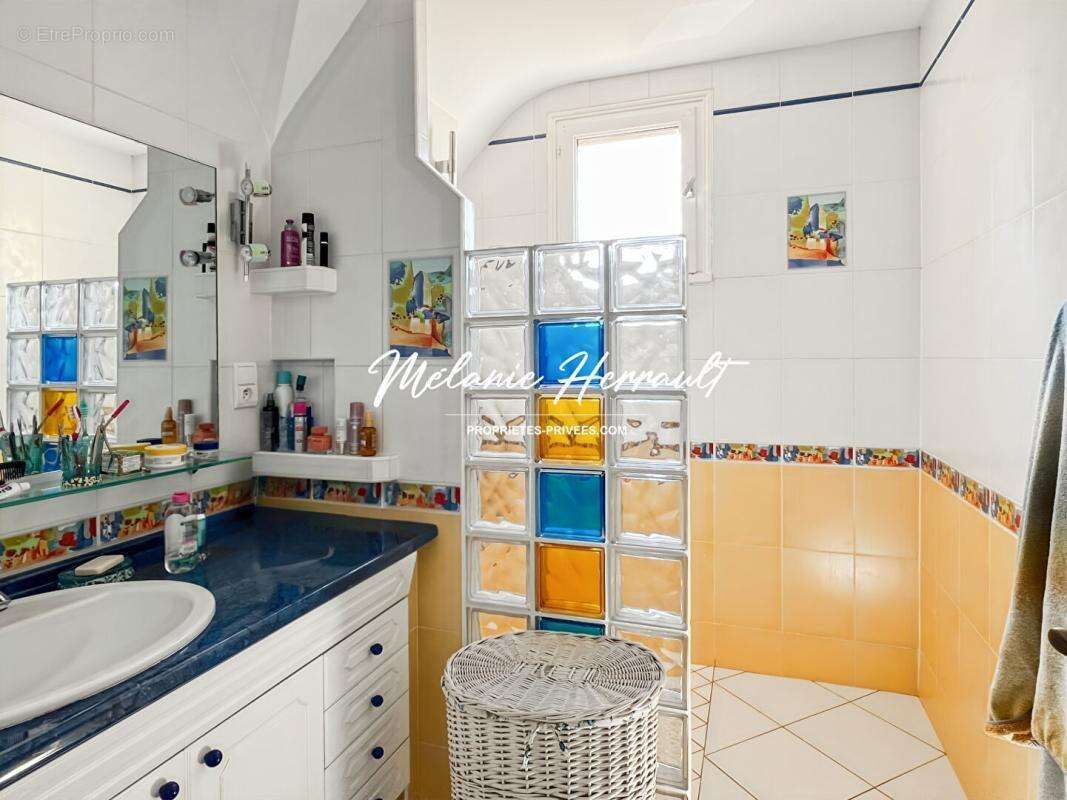 Maison avec piscine - 5 chambres - Challes (72) - photo 10