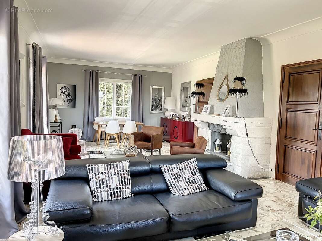 Maison à GROSPIERRES