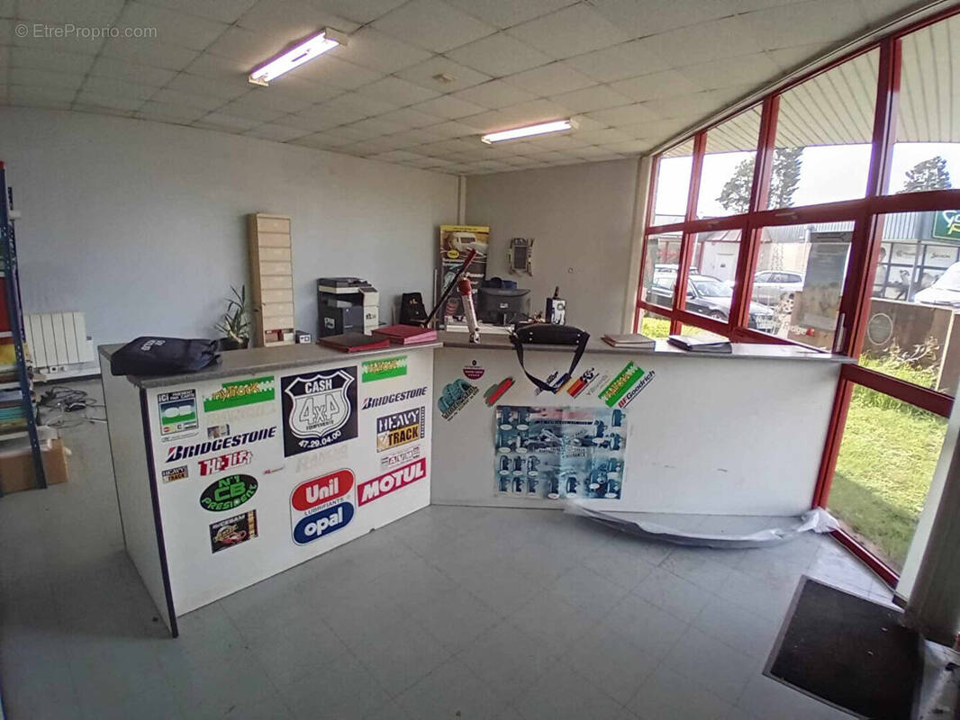 Commerce à PARCAY-MESLAY