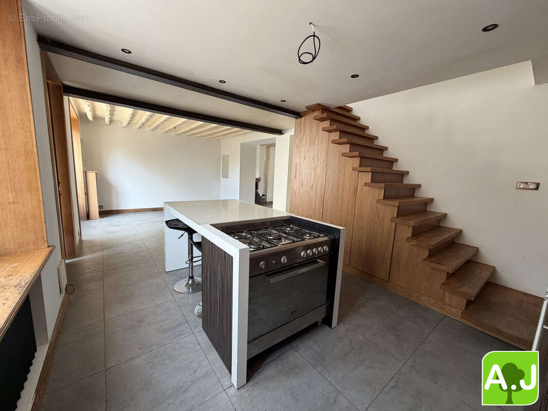 Maison 111 m² à Bois-Le-Roi  - photo 4