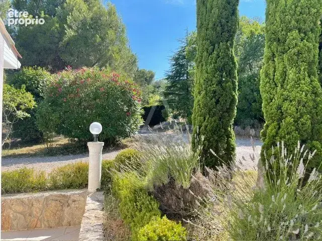 Villa 160m² habitables 4 chambres 2 bureaux 2 garages piscine sur 3000m² de terrain - photo 11