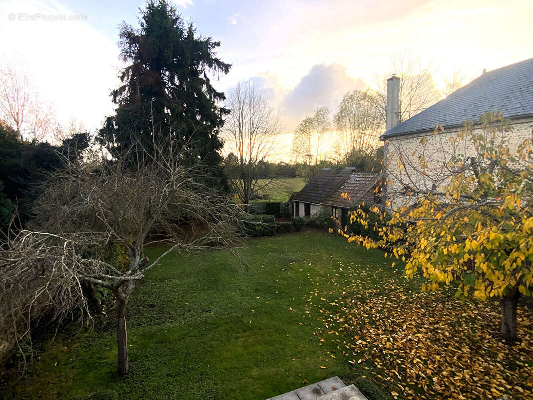 Maison à COURVILLE-SUR-EURE