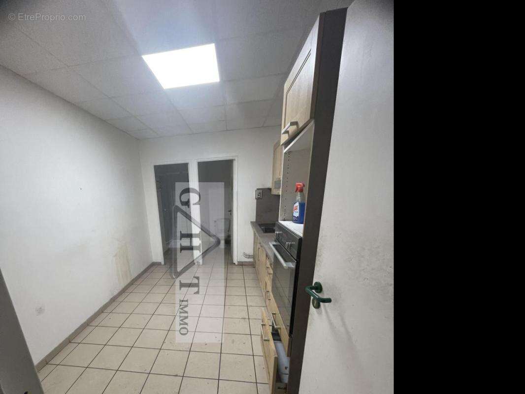 Commerce à MERY-SUR-OISE