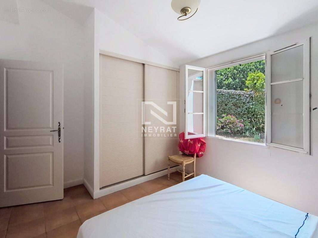 Fayence -  maisonnette t4 meublée en duplex avec jardin - photo 9