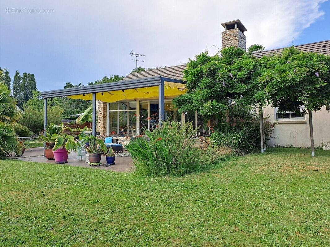 Maison à LES ESSARTS-LE-ROI