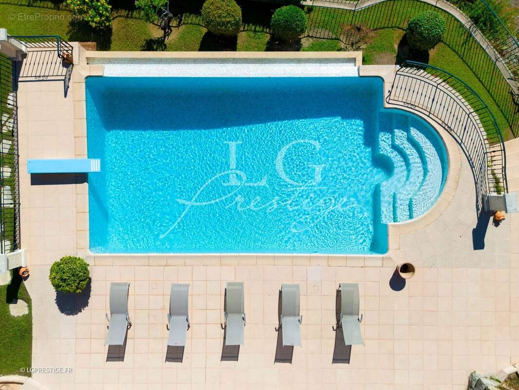 Maison à THEOULE-SUR-MER