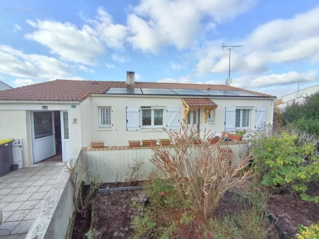 Photo 1 - Maison à SAINT-JULIEN-DES-LANDES