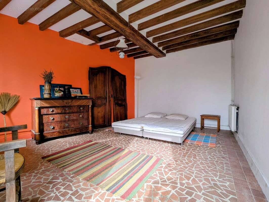 Maison à FONTAINE-SOUS-JOUY