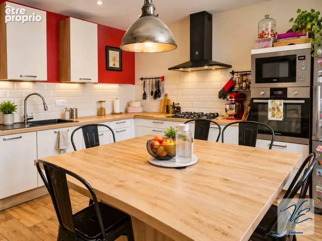 À azille – maison bourgeoise rénovée de 259 m² avec 5 chambres, jardin piscinable, puits et garage - photo 4