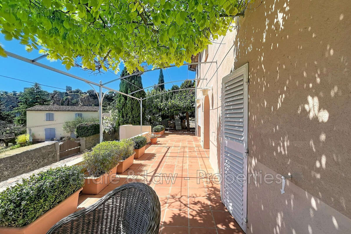 Maison 126 m² à Cotignac  - photo 2