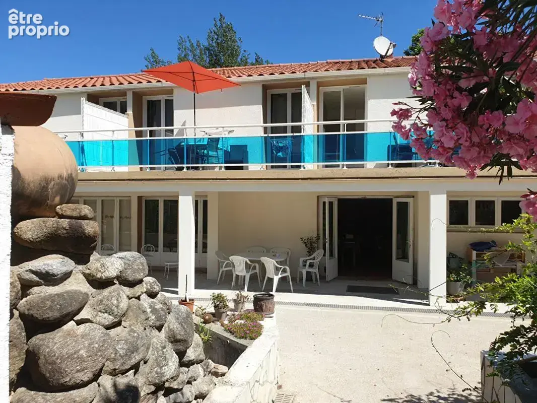 Immeuble / Résidence familiale avec piscine de 11 logements à Amélie les Bains, idéal projet professionnel ou investisseur - photo 3