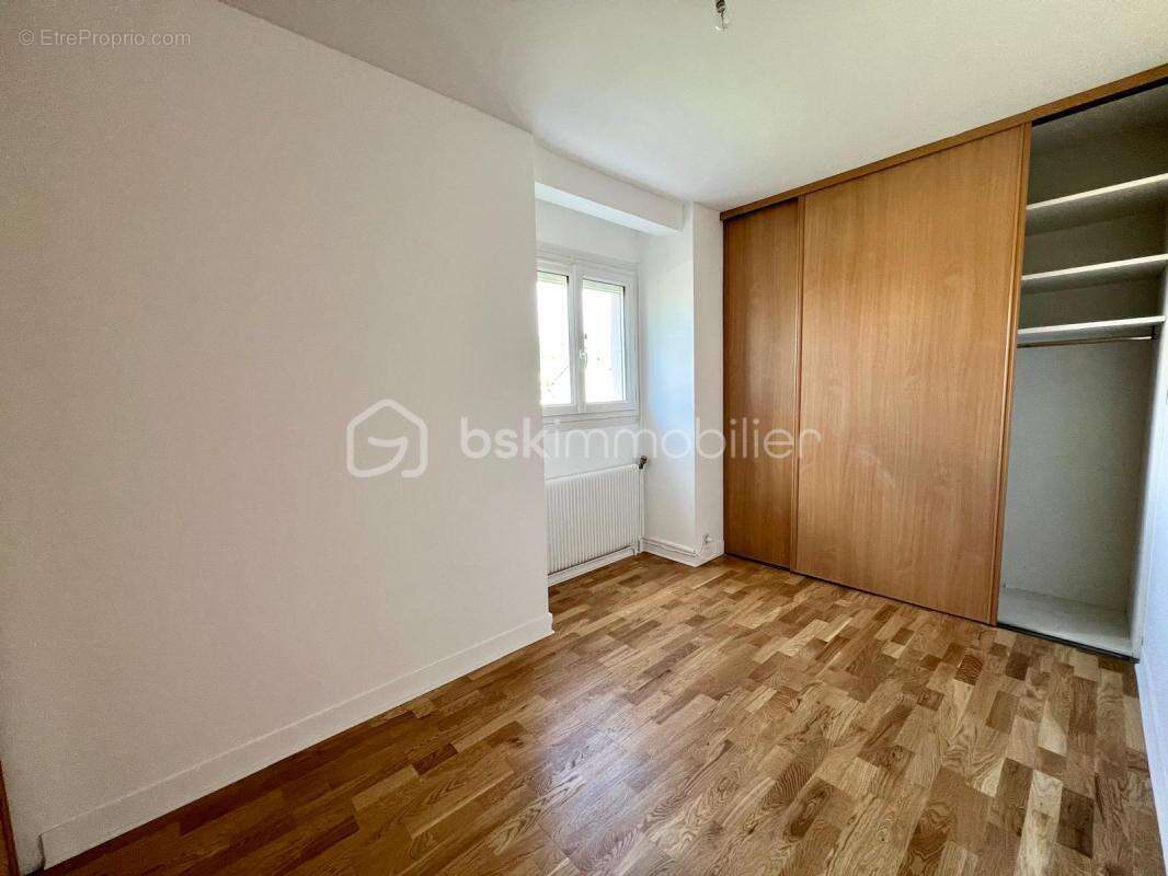 Maison 5 chambres sous sol total - photo 10
