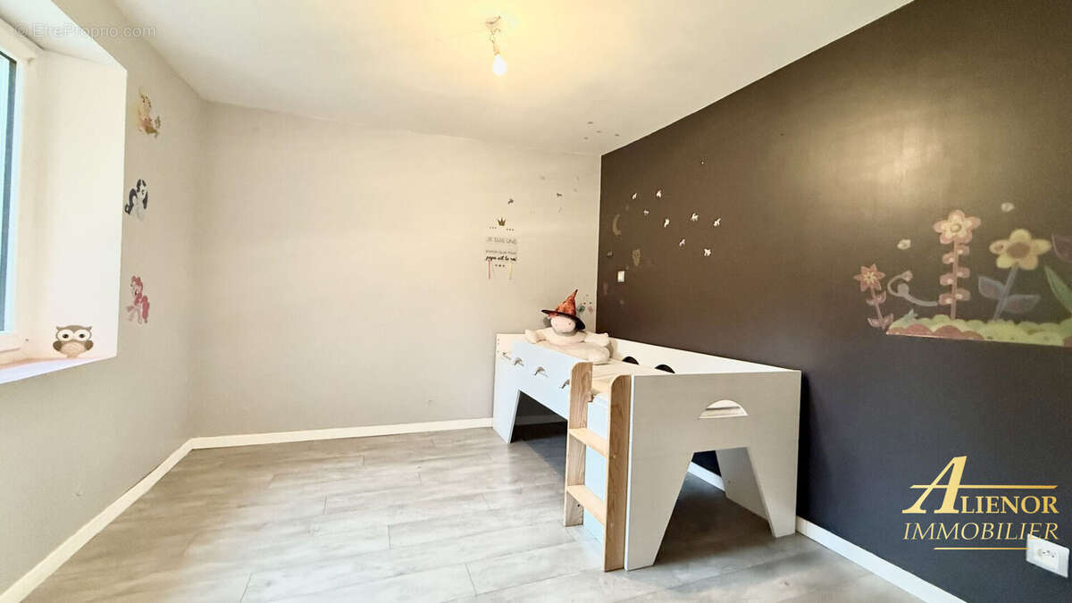 Maison à COULOUNIEIX-CHAMIERS