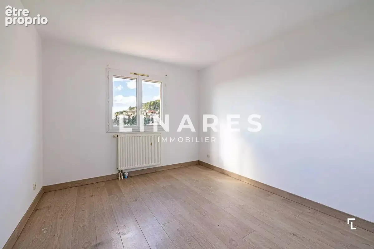LA PALAMA - Villa T7 de 155m2 - Piscine - Terrain de 576 m2 - 13013 Château-Gombert - photo 15