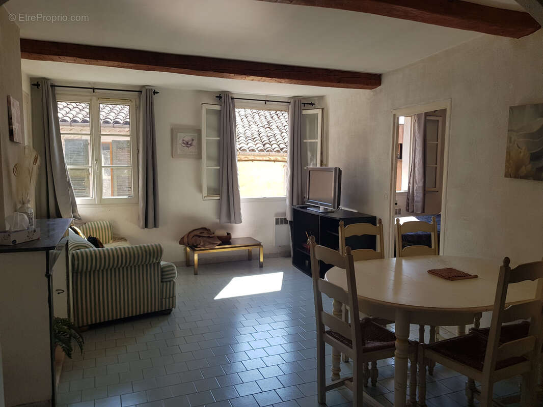 Draguignan centre bel F2/3 bon état lumineux calme 94340€ crn2258 dpe D - photo 2