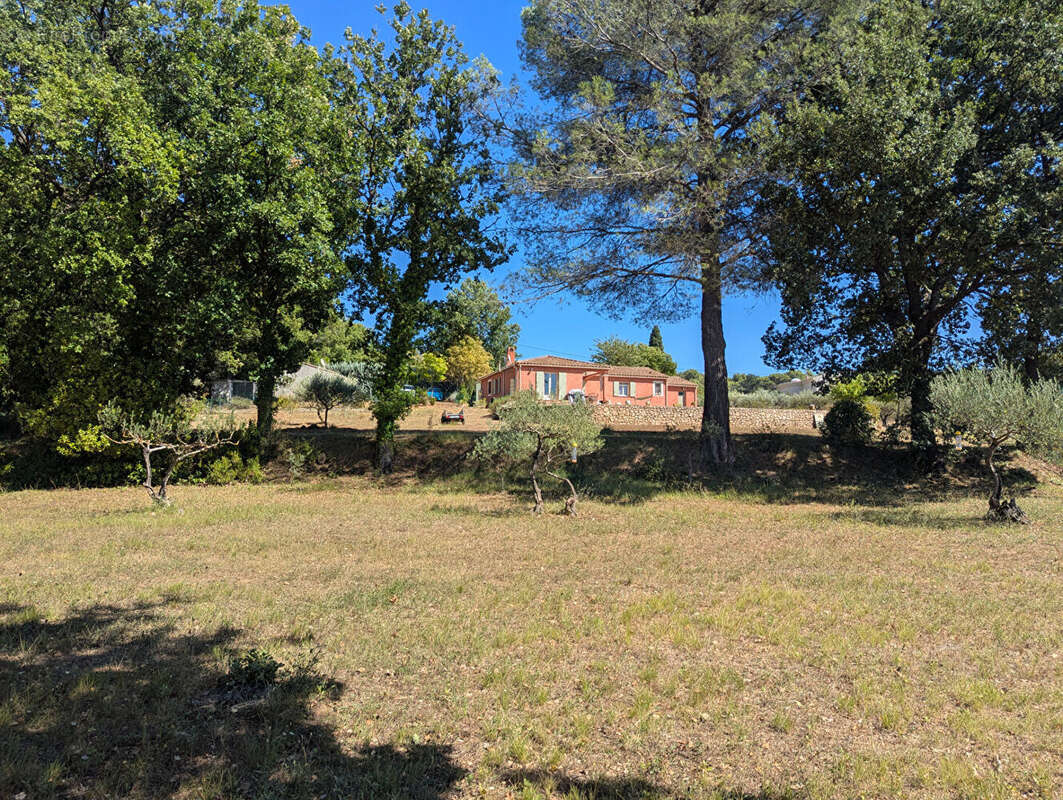 Maison à VILLECROZE