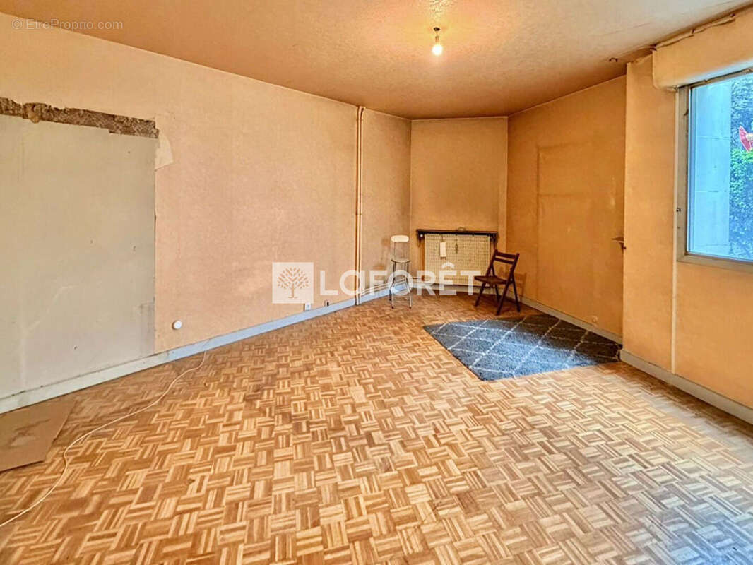 Appartement à PARIS-14E