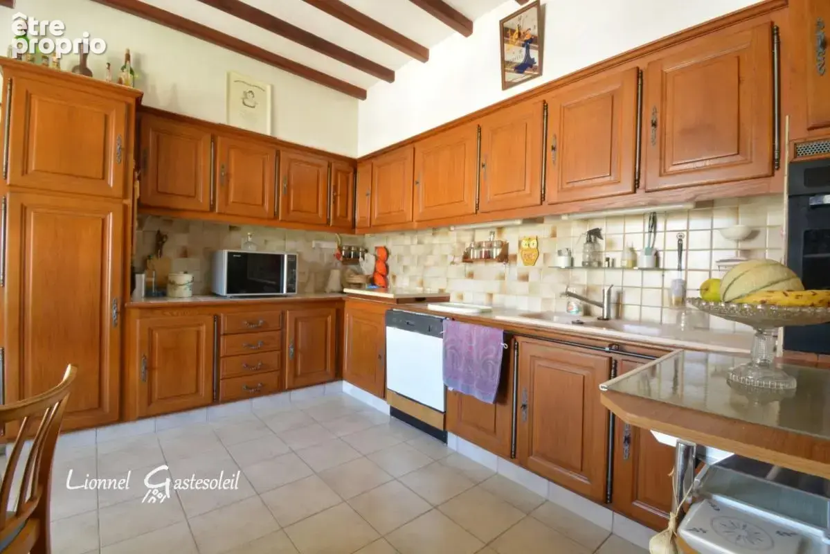 Périgourdine idéalement située 5 chambres sur un beau terrain Paysager à Pineuilh (33) - photo 10