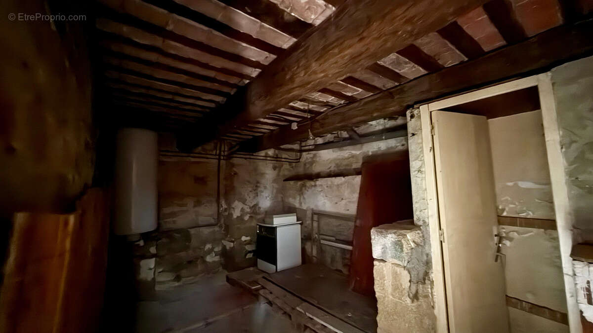 Maison à SAINT-QUENTIN-LA-POTERIE