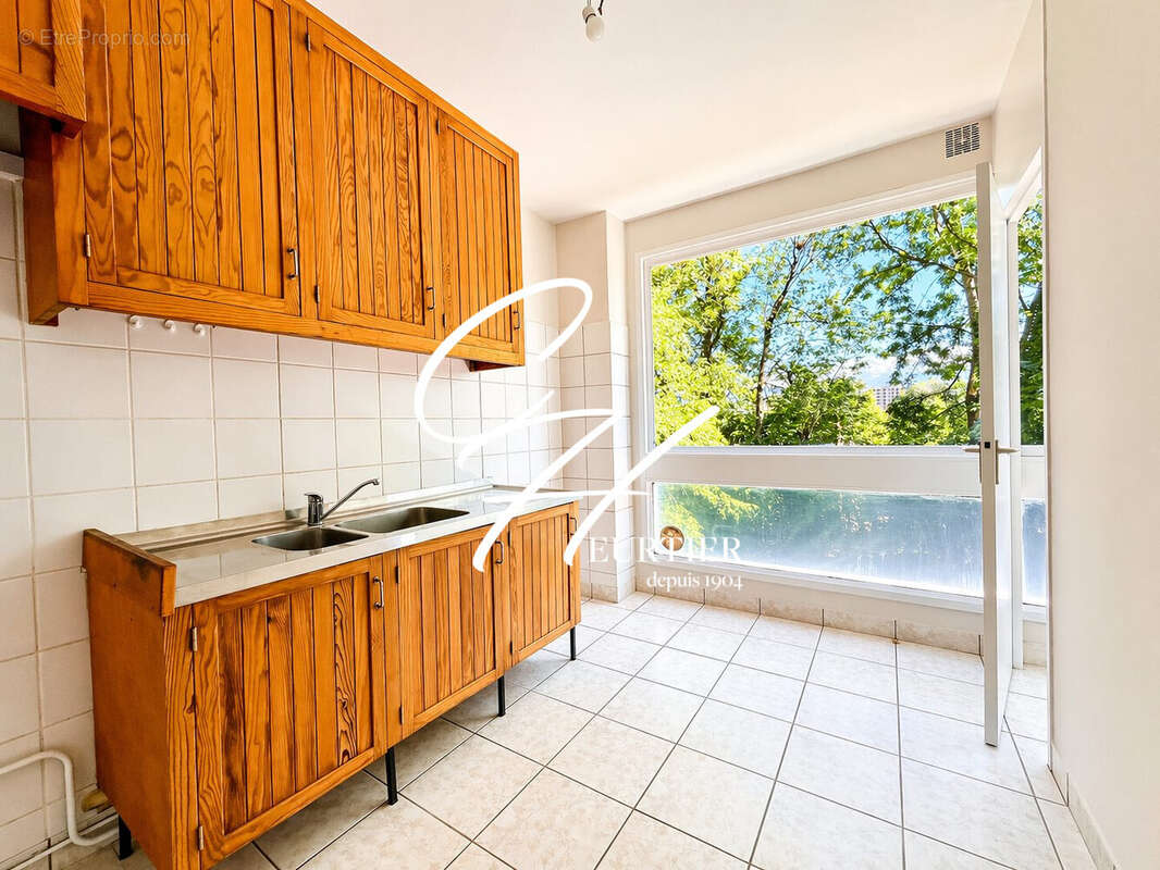 Appartement à SEYSSINET-PARISET