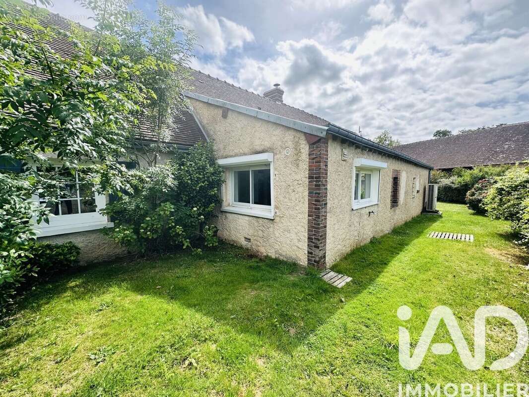 Maison 153 m² à Saint-Arnoult-Des-Bois  - photo 7