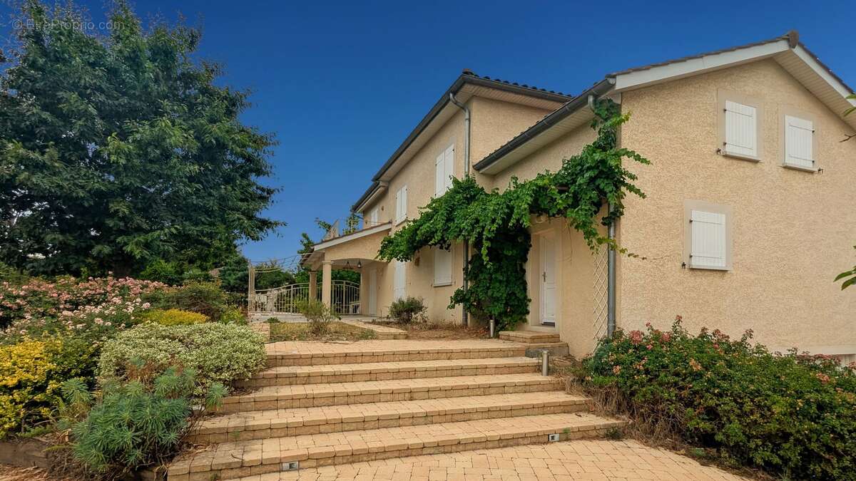 Maison à CHAZAY-D'AZERGUES
