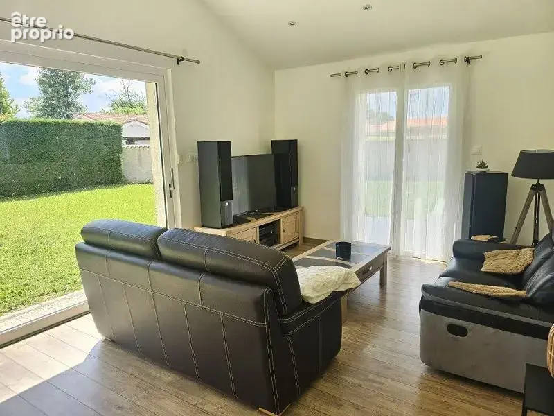 Maison 130 m² à Montrond-Les-Bains  - photo 5