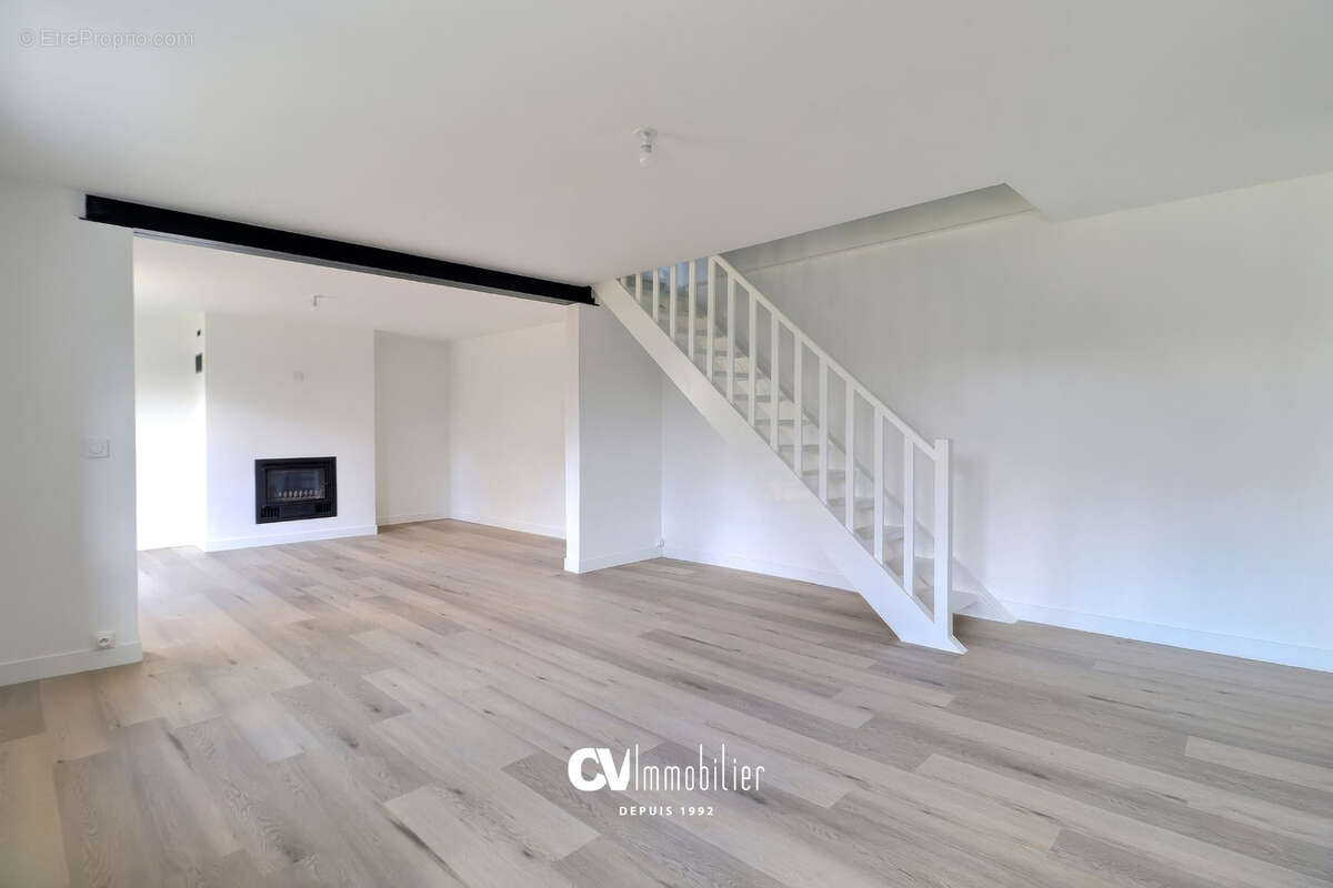 Maison Intégralement Rénovée à INCARVILLE - photo 2