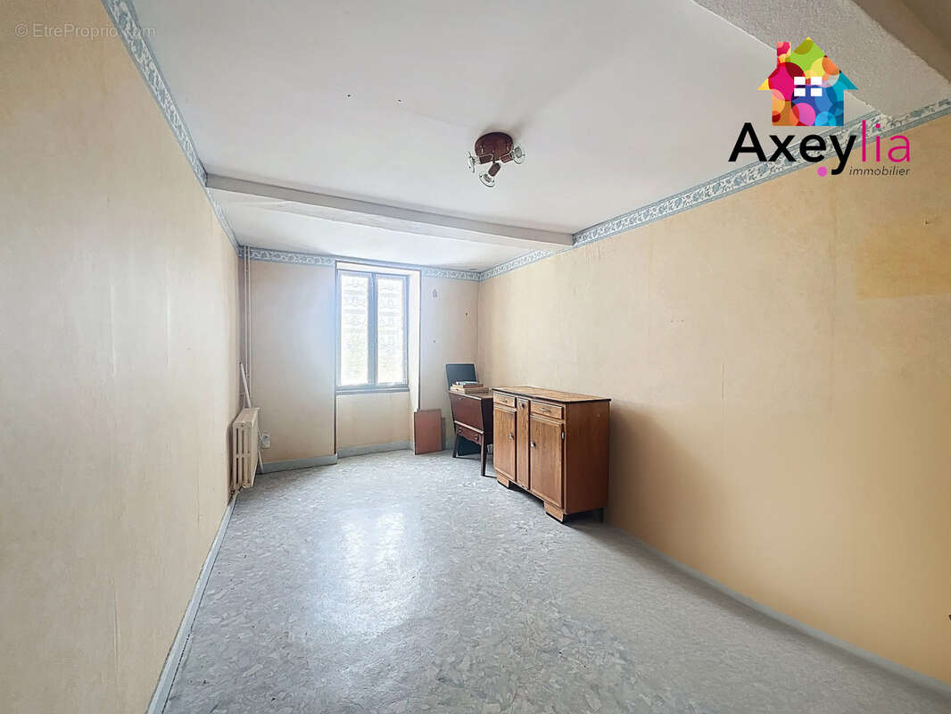 A vendre - secteur briennon  - maison 3 chambres 2 garages - photo 8