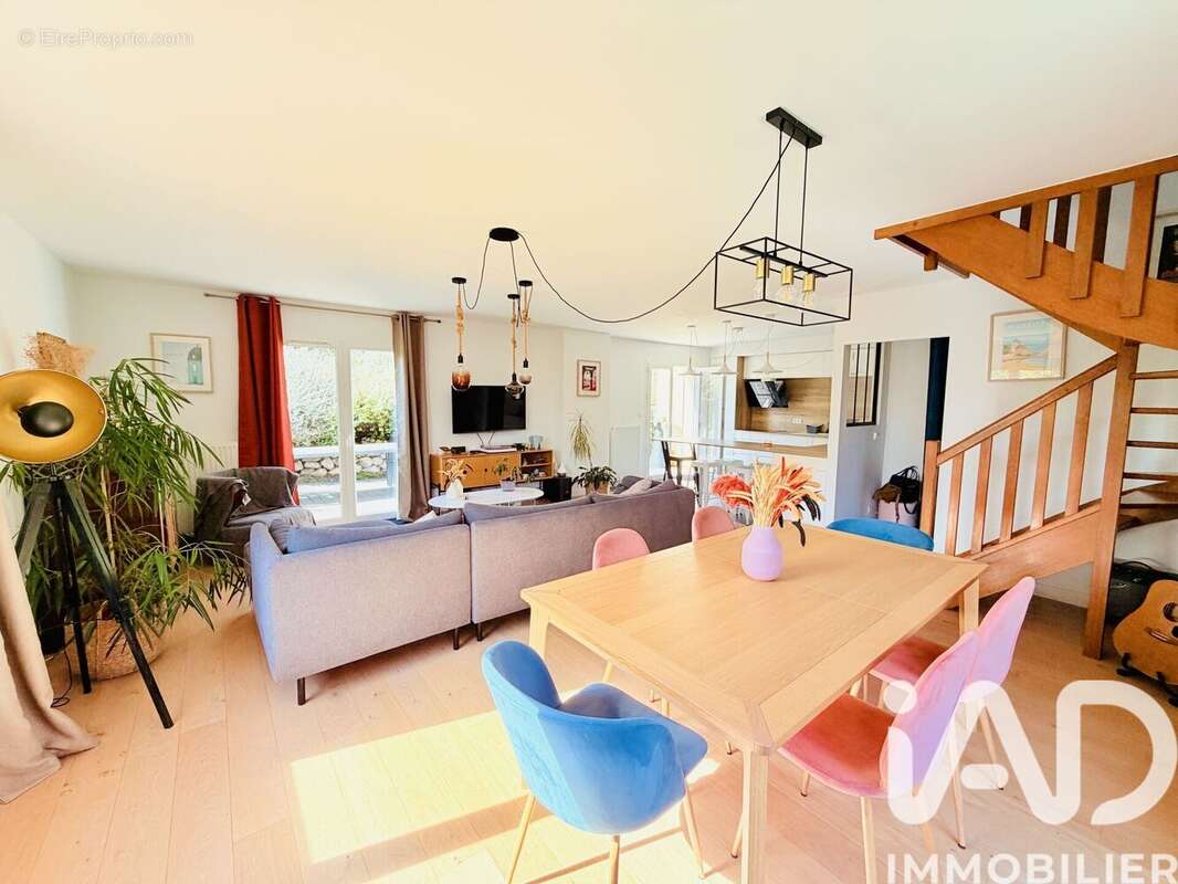 Maison 109 m² à Bouloc  - photo 4
