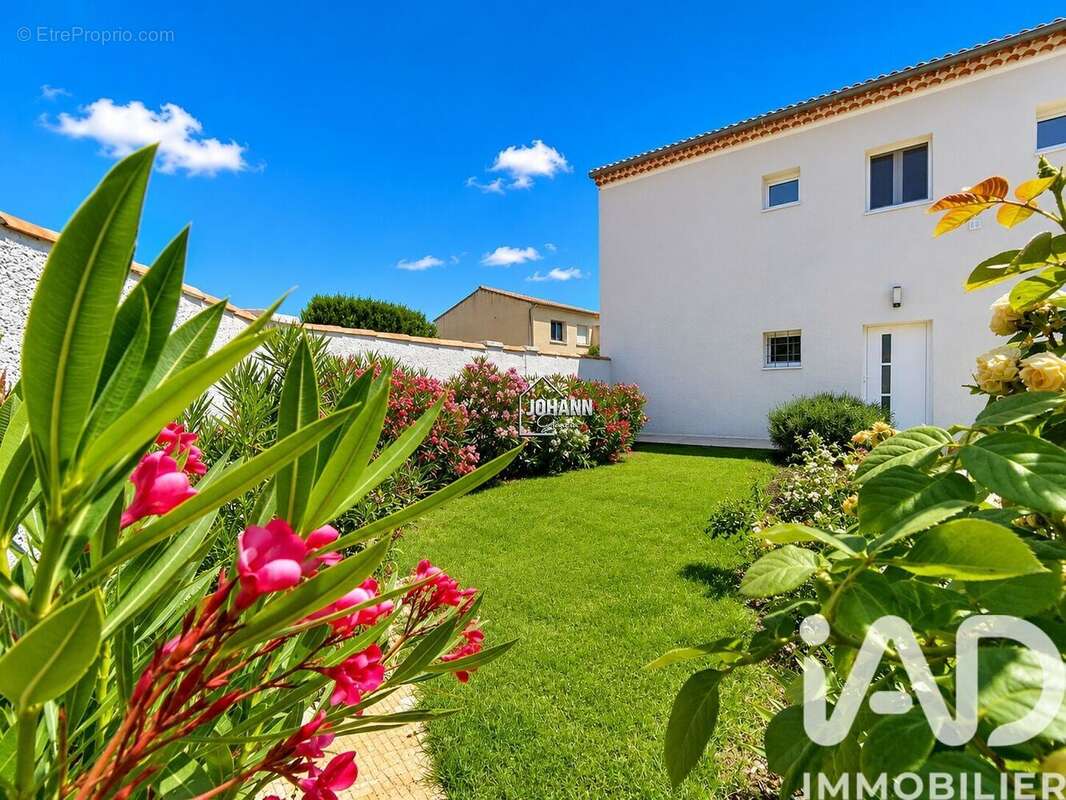 Maison 176 m² à Valreas  - photo 4