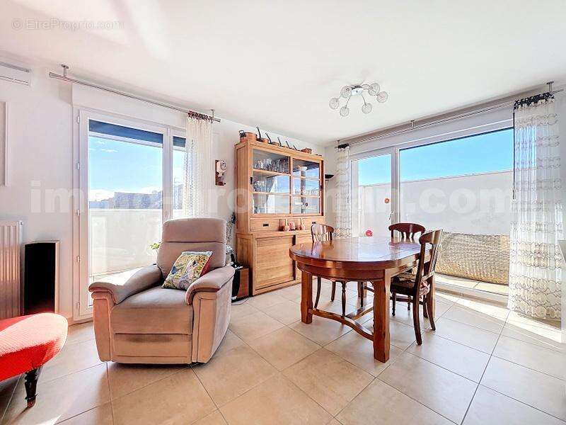 Appartement_T4_Ville_la_grand_Genève_Ceva_tram_Suisse__attique_famille_séjour_salle_a_manger_salon_cuisine_ouverte_chambre_salle_de_bain_terrasse_ - Appartement à VILLE-LA-GRAND