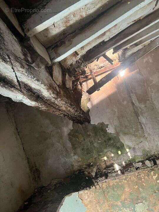 Maison a renover au centre du charmant village de PAVANT - photo 8