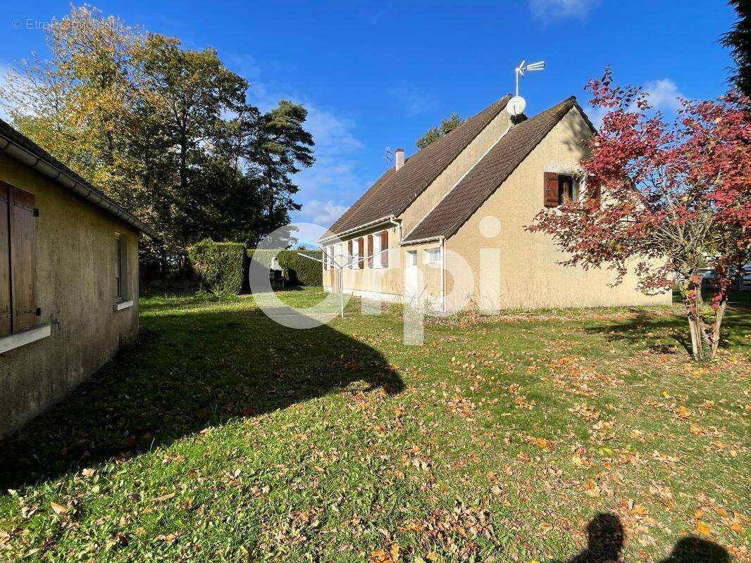 Maison à LE VAL-DAVID