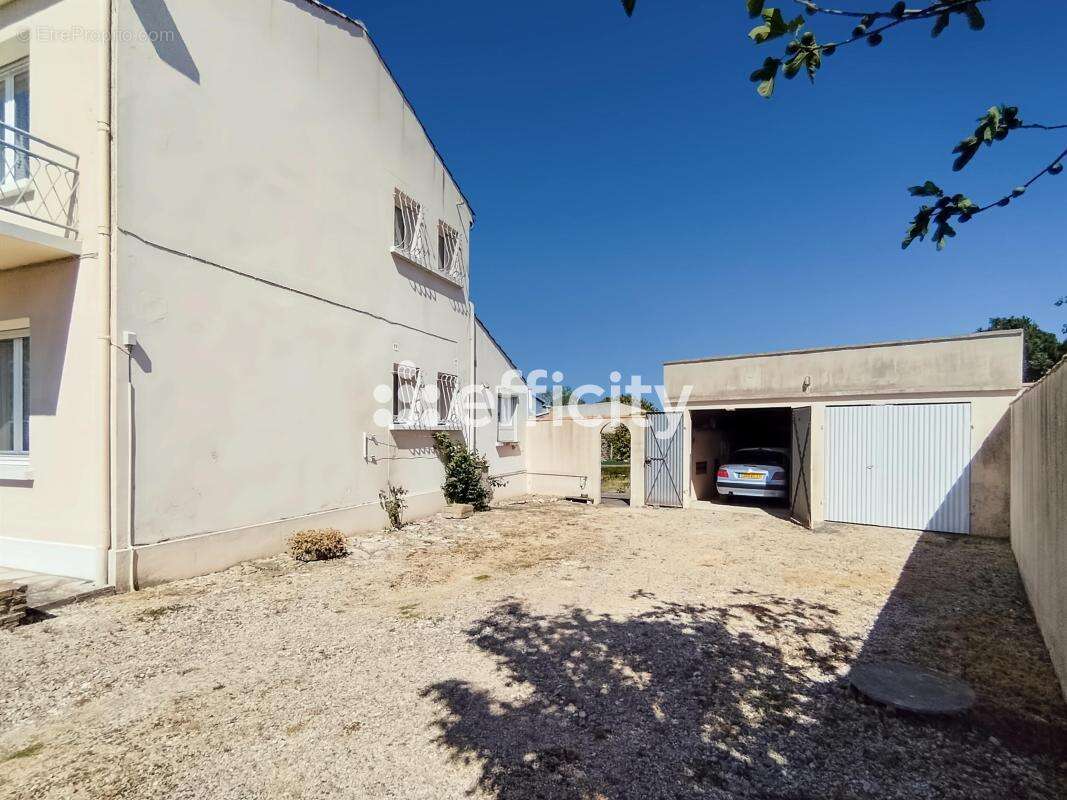 Maison à SAINTE-SOULLE