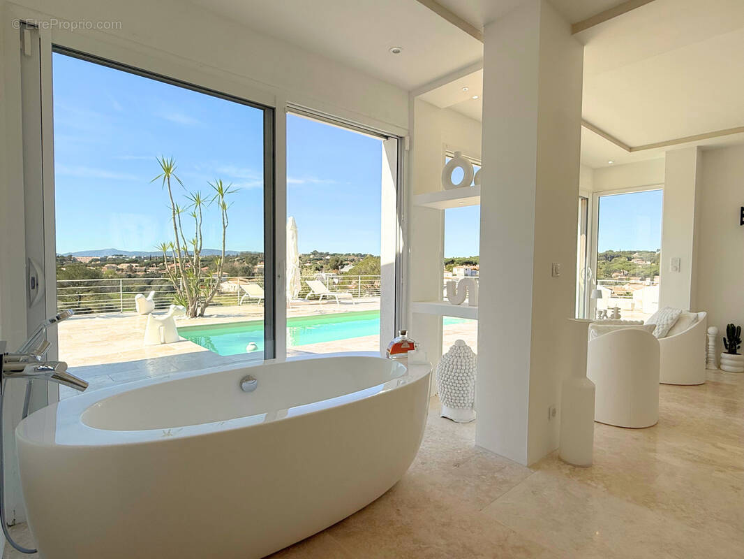 Maison à FREJUS
