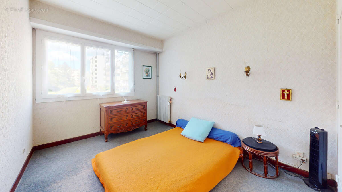 Bayonne Marracq   T3/4 avec balcon,cave et box dans un cadre verdoyant - photo 10